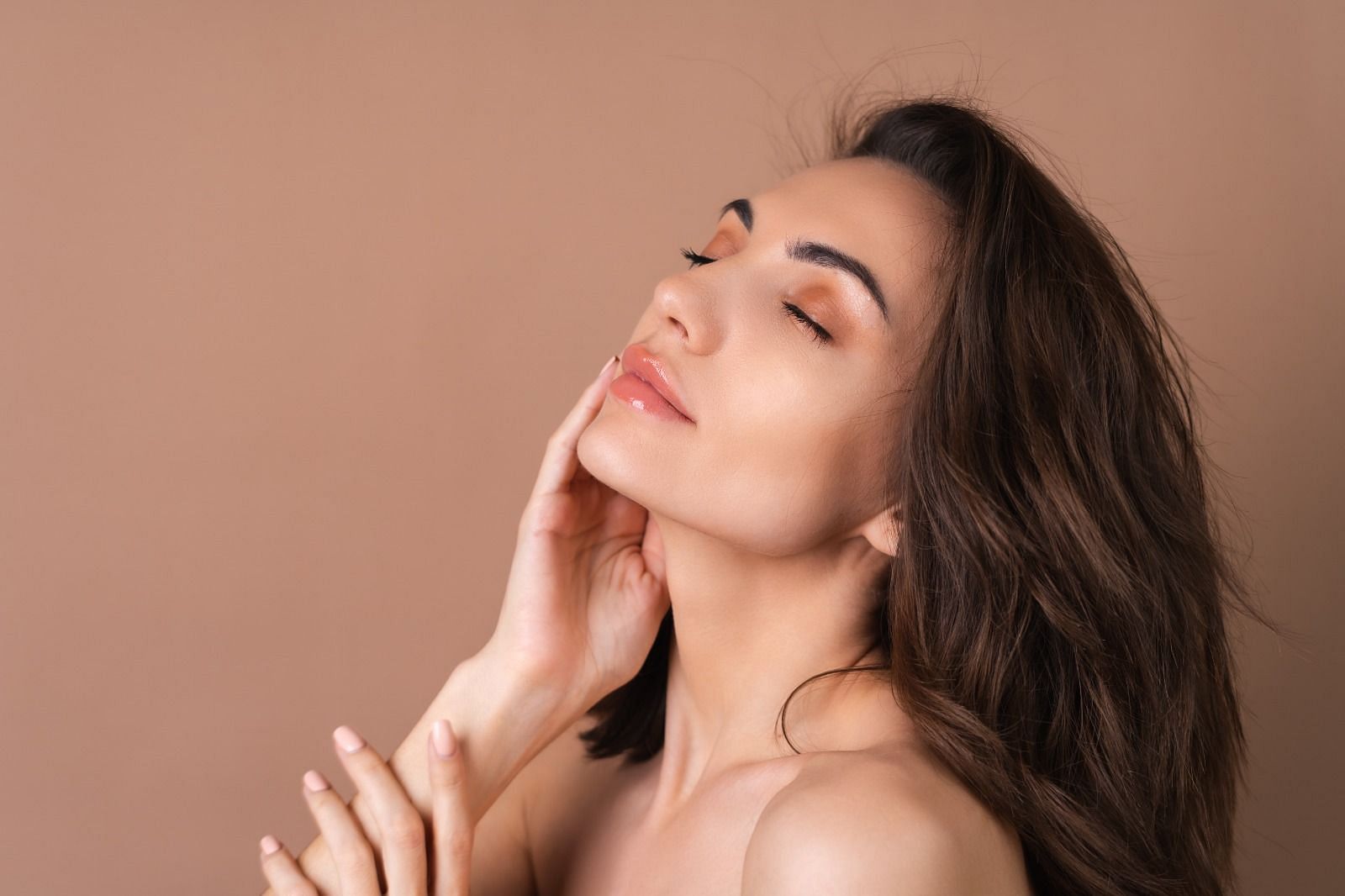 Skincare (Image via Freepik/Freepik)